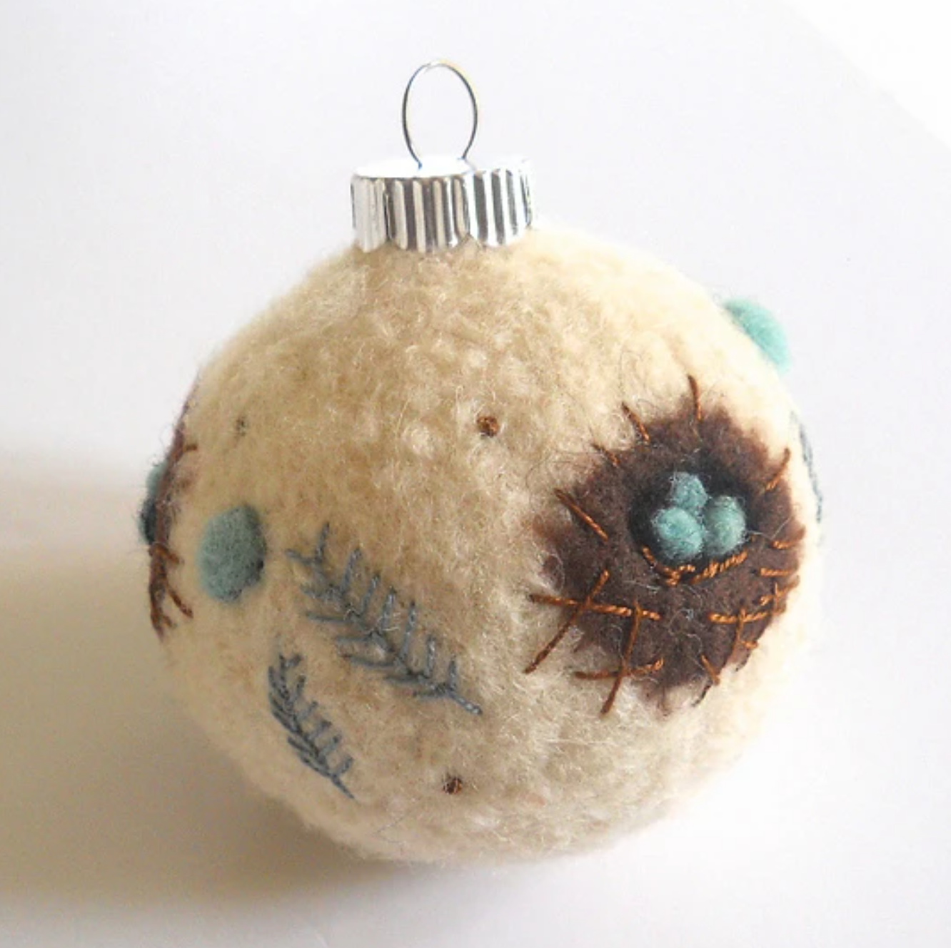 Holly-Dazzle Ornament / Pincushion Class