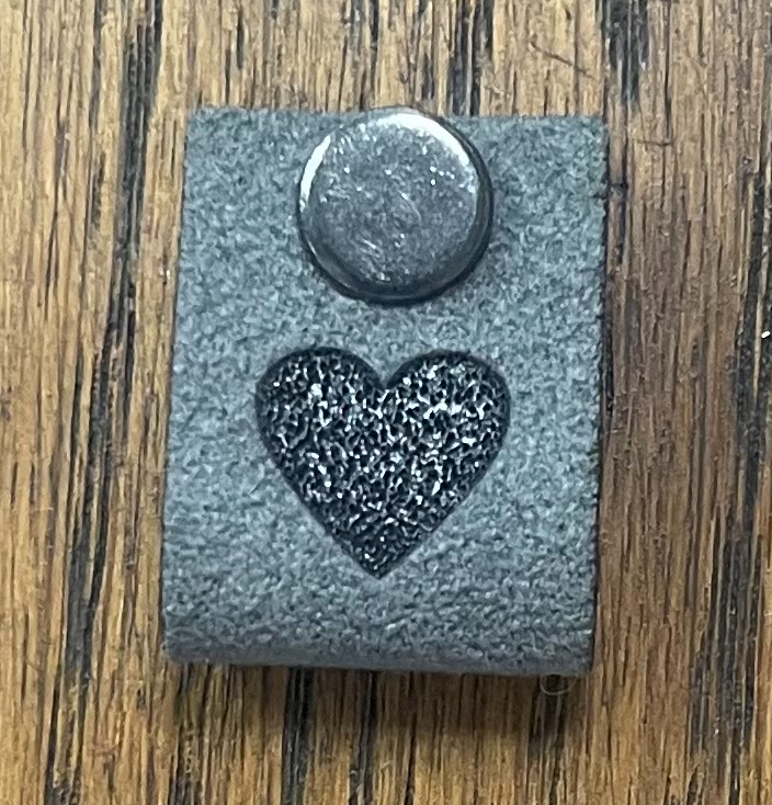 Foldover Tag with Grommet Katrinkles